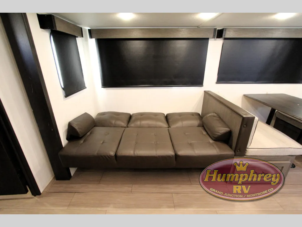 2026 Forest River Cherokee Alpha Wolf 33BH, Photos photo 19