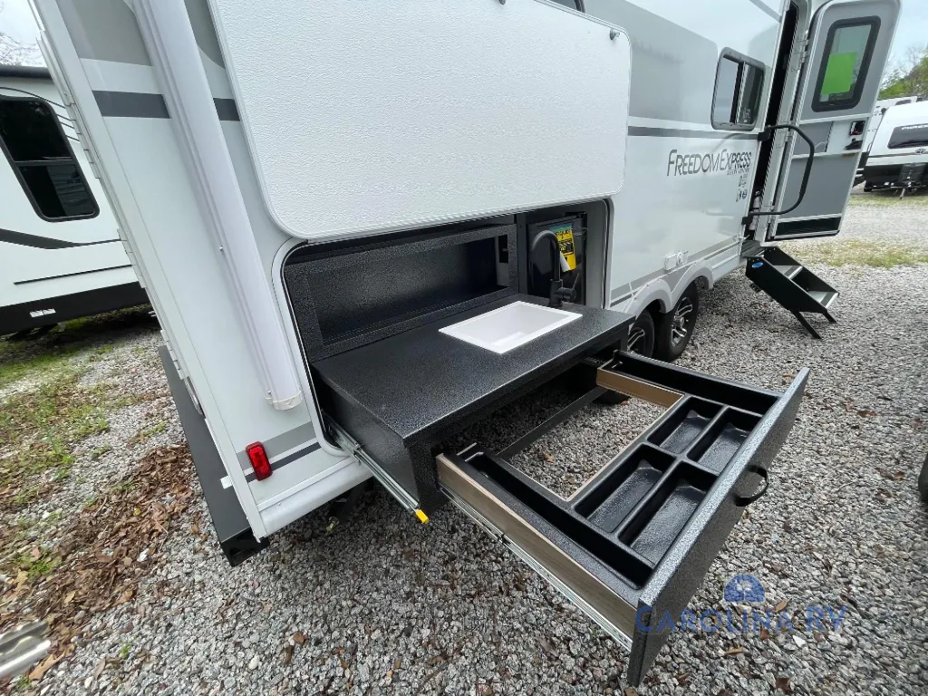 2026 Coachmen Freedom Express Select 21SE, Photos photo 11