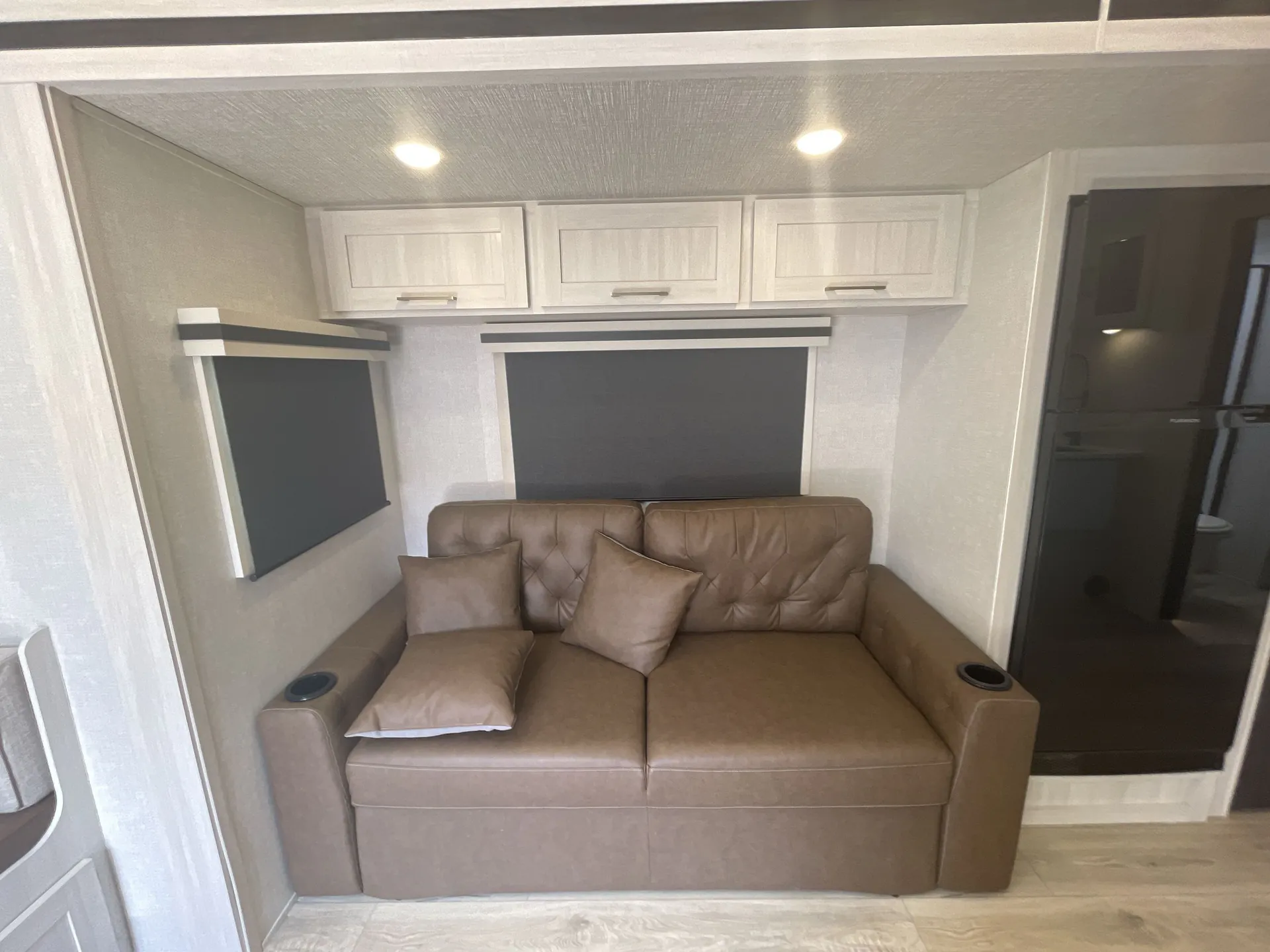 2025 Forest River Grand Surveyor 253RLS — living area main