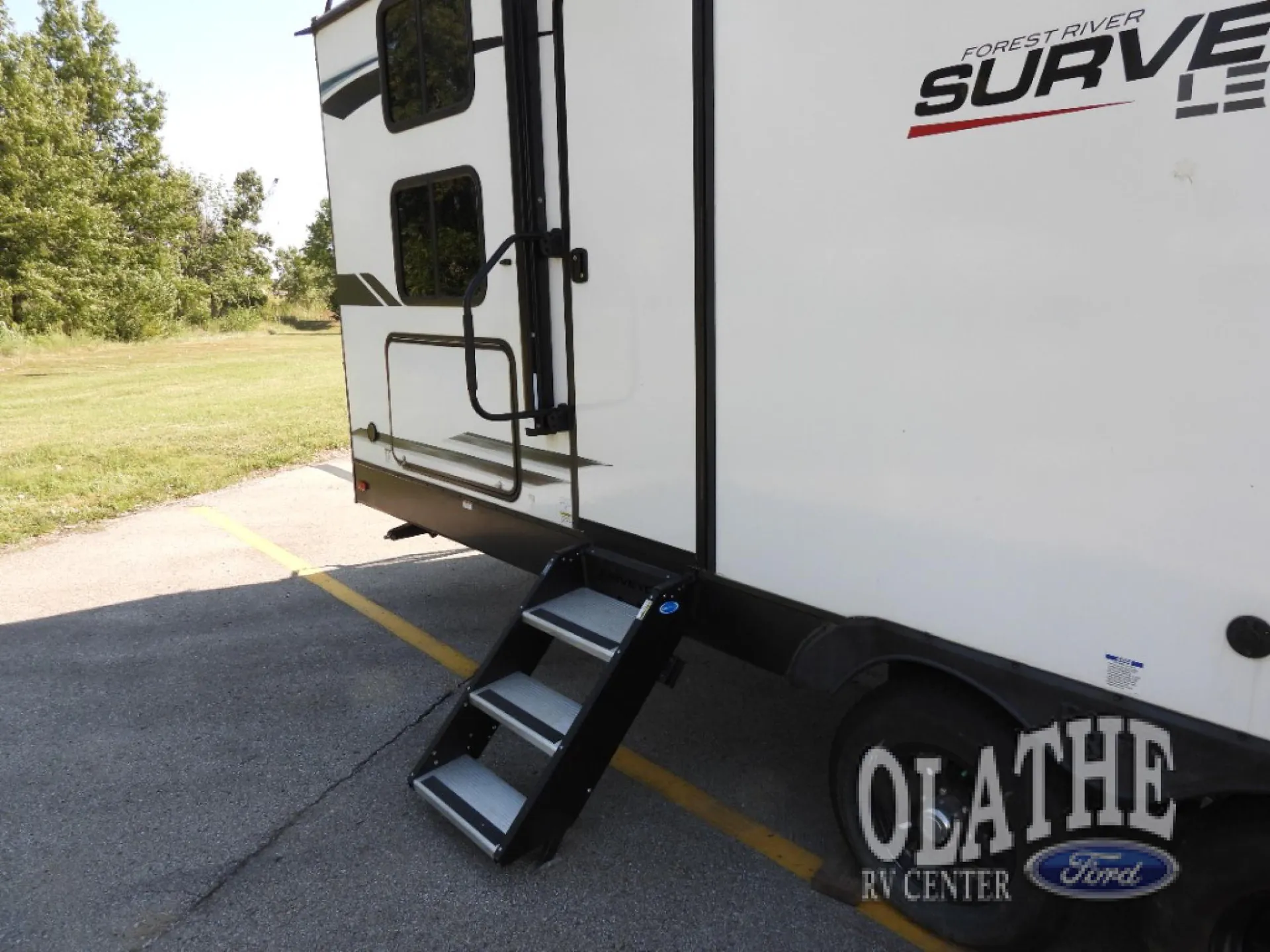2022 Forest River Surveyor Legend 296QBLE — Photo 5