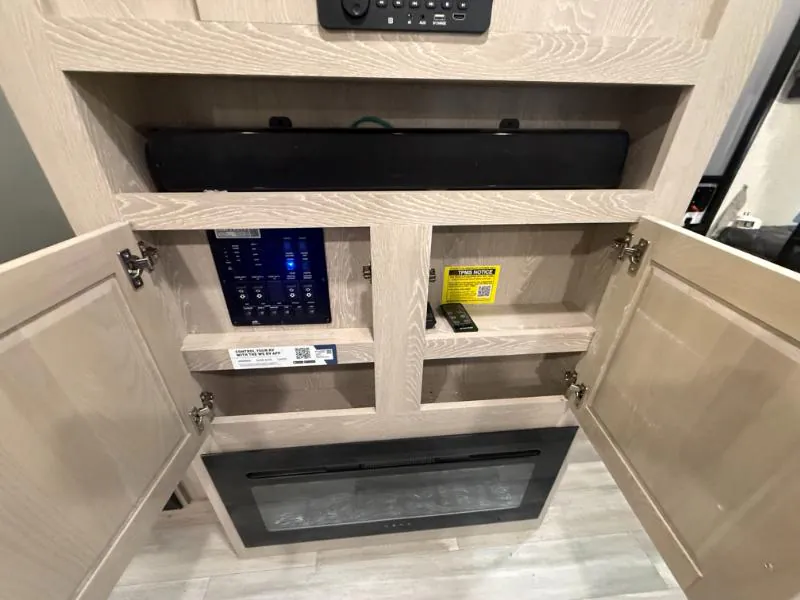 2022 Forest River Flagstaff Super Lite 27BHWS — Photo 7
