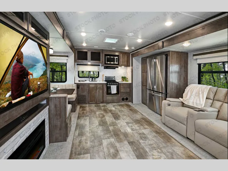 2023 Forest River Rockwood Signature 8332SB - Photo 4
