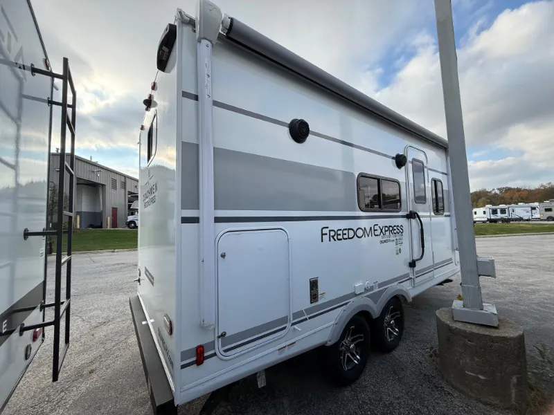 2026 Coachmen Freedom Express Select 18SE, Photos photo 32