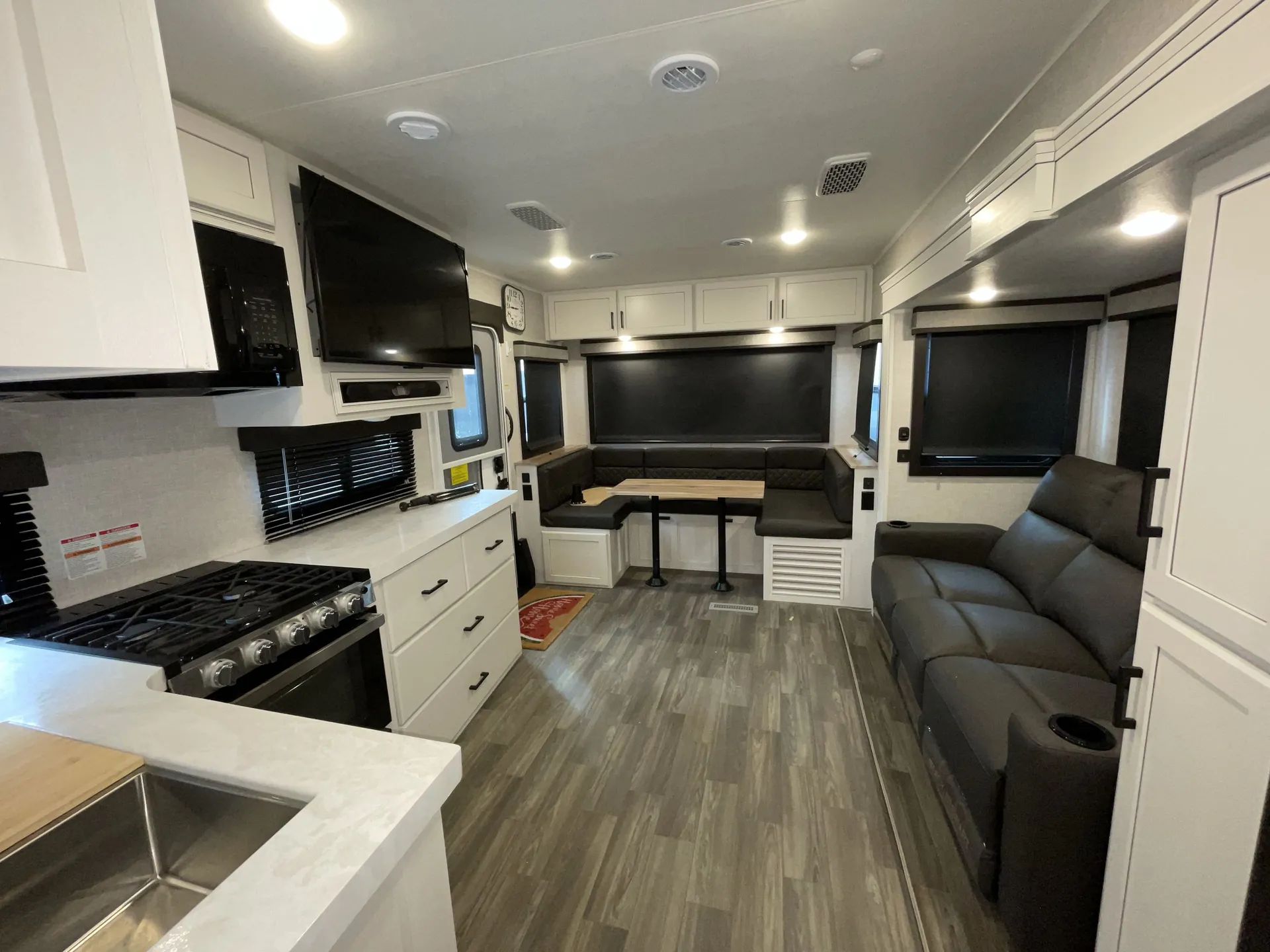 2024 Jayco Eagle Travel Trailers 295RUCD — living area main