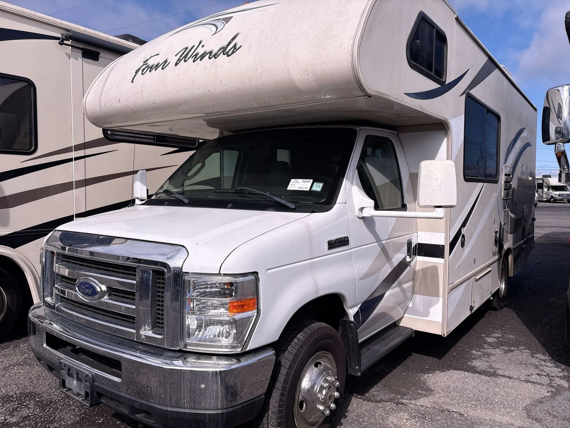 2016 Thor Motor Coach Four Winds 23U - Photo 3