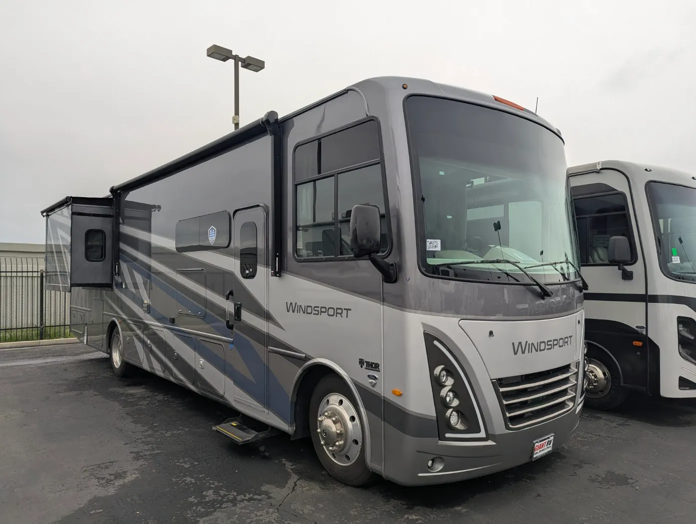 2026 Thor Motor Coach Windsport 35G - Photo 2