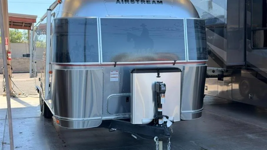 2027 Airstream Stetson+6666 27FB - Photo 2