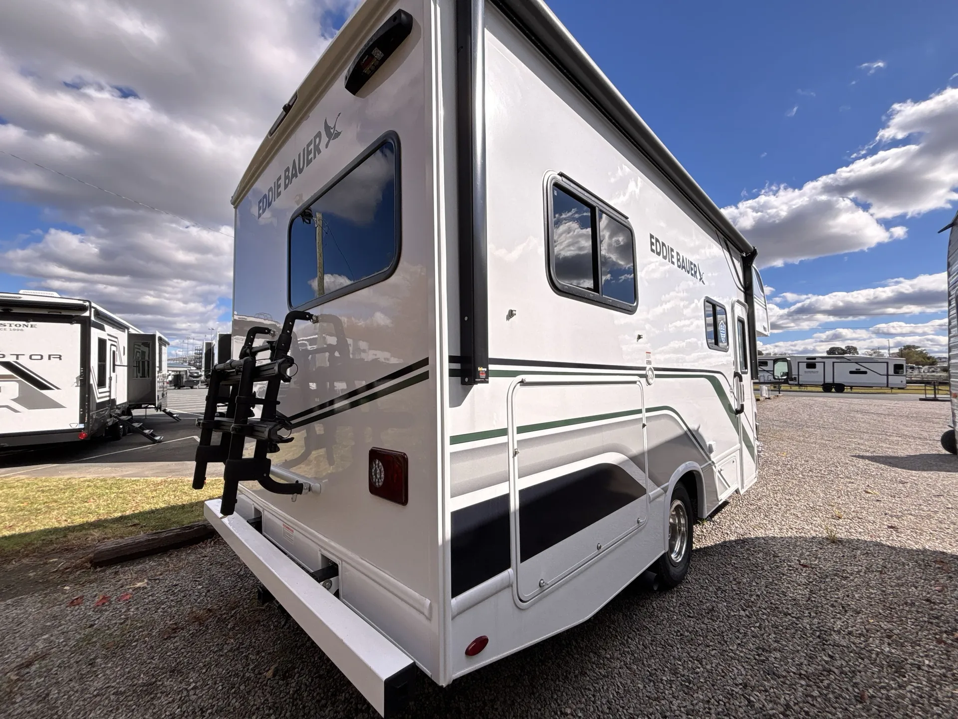 2026 Thor Motor Coach Freedom Eddie Bauer 21EB — living area main