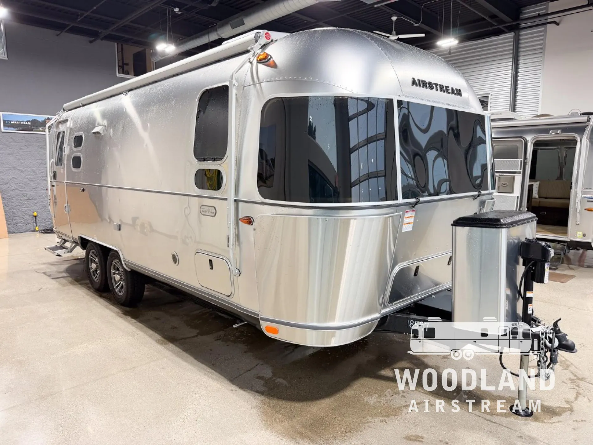 2025 Airstream Trade Wind 25FB - Photo 2