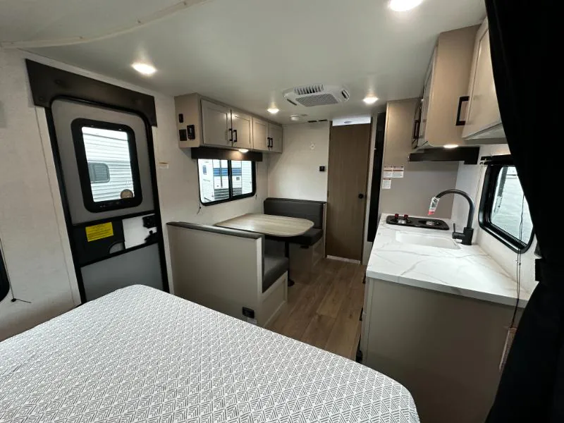 2027 Jayco Jay Flight 175FQ, Photos photo 10