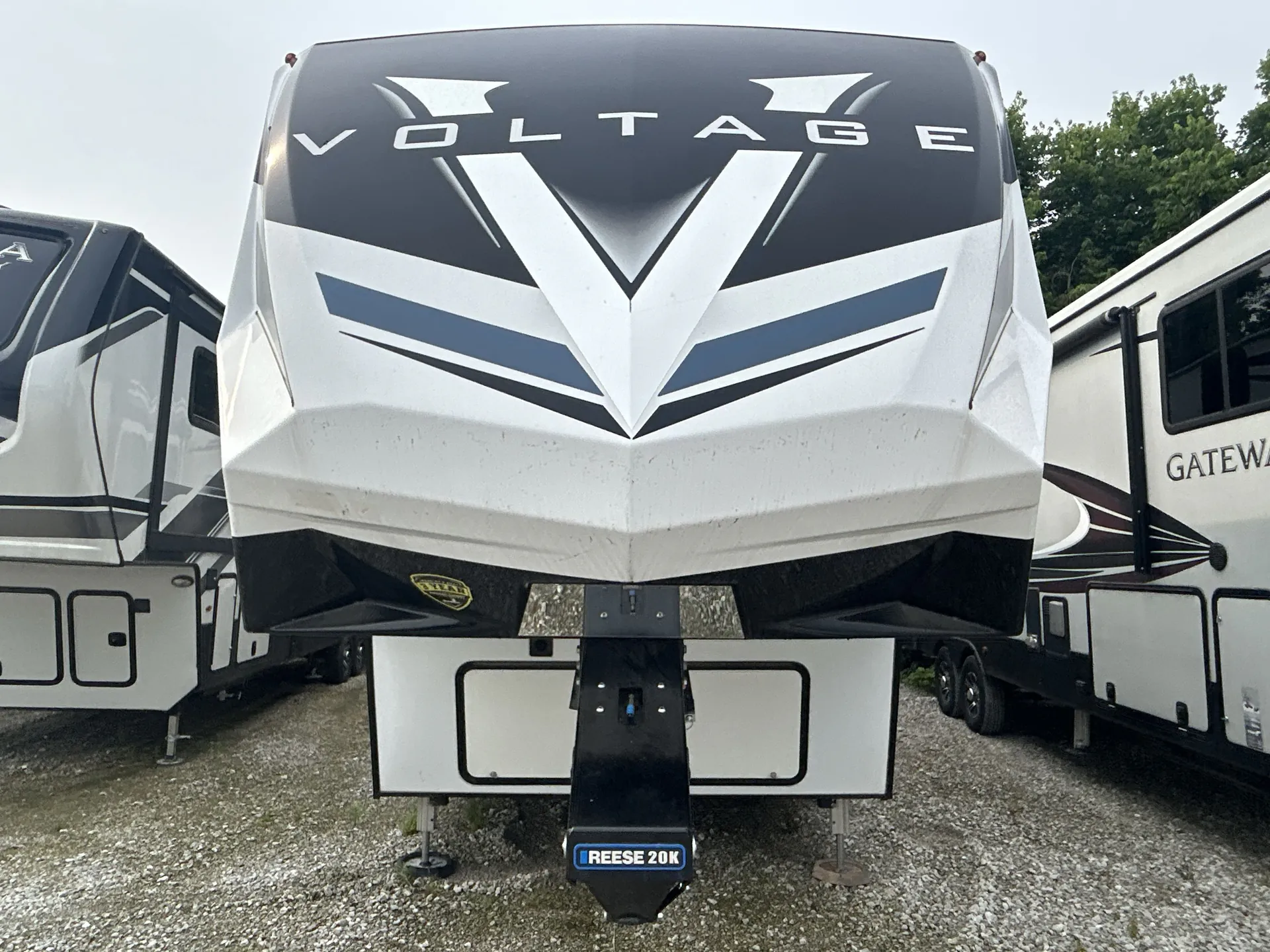 2024 Dutchmen Voltage Triton 4271 — front