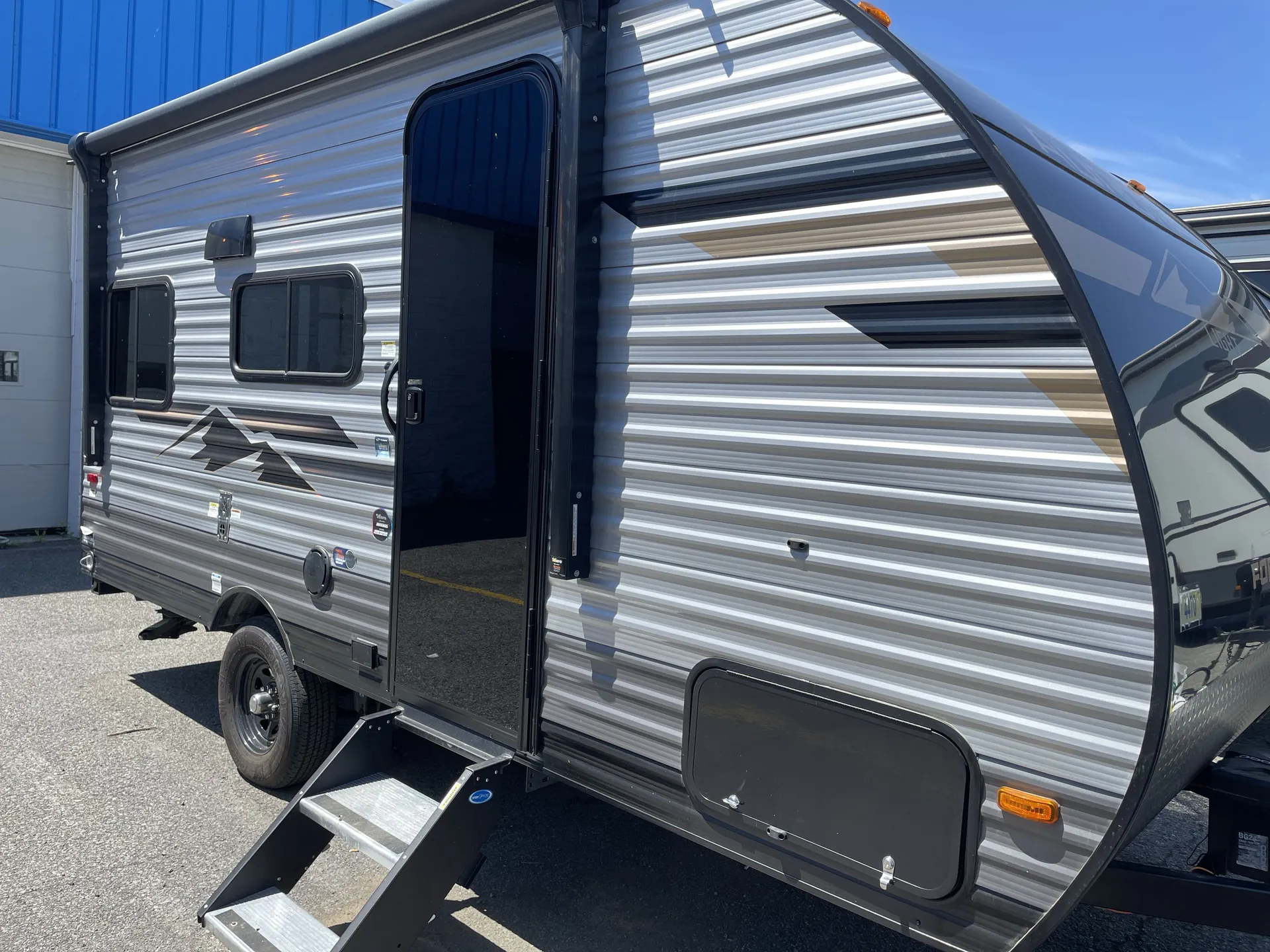 2025 Forest River Aurora Light 15RDX — campside