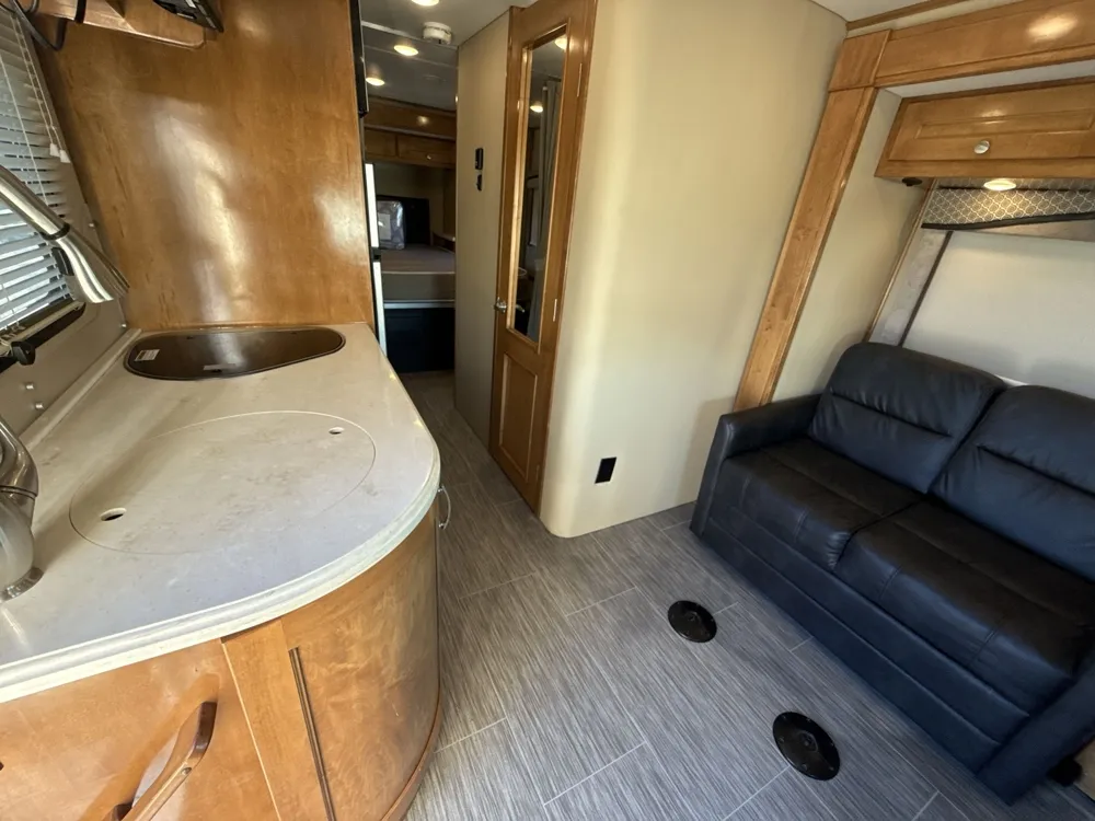 2019 renegade rv Vienna 25VMBS - Photo 2