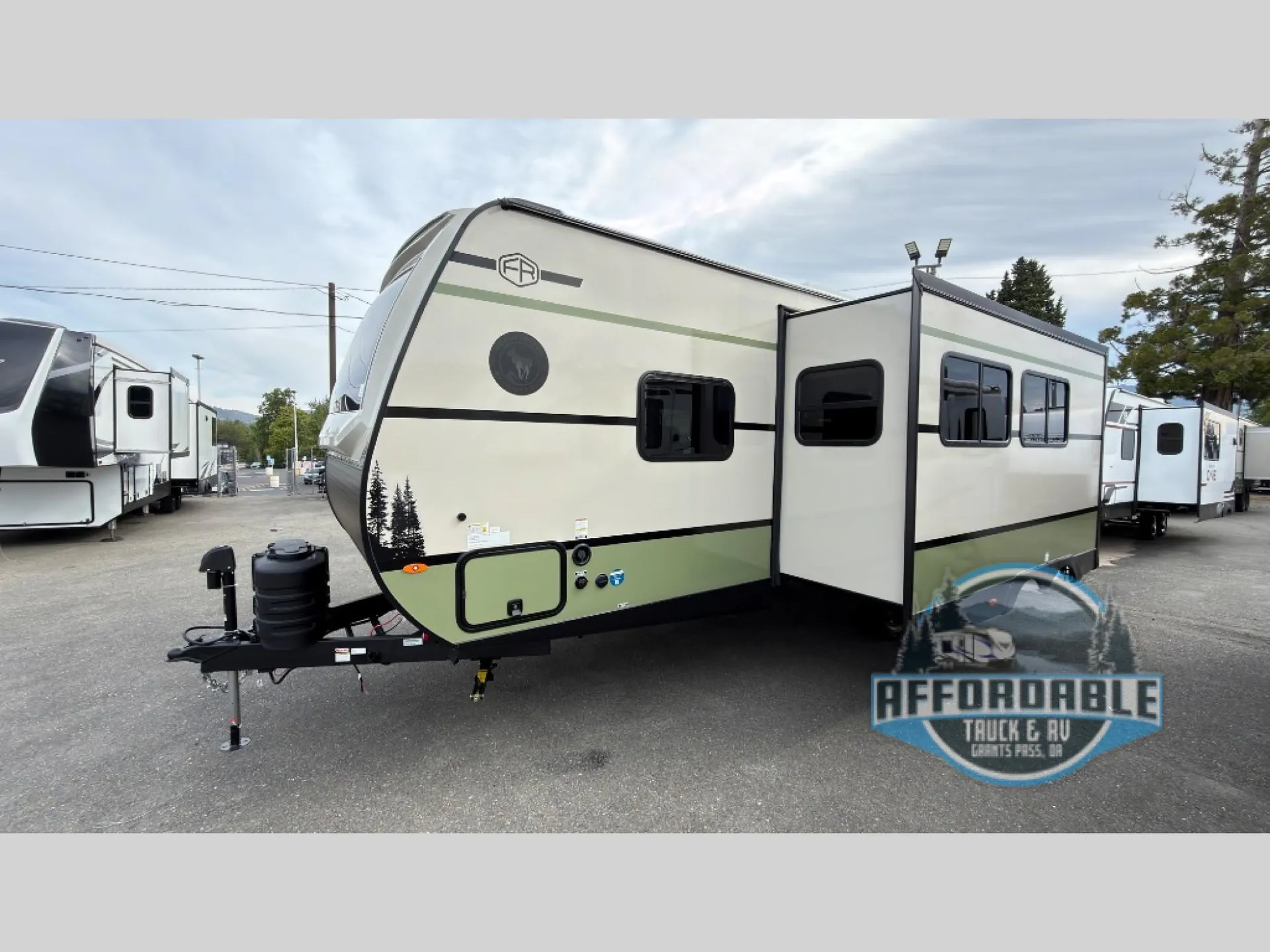 2027 Forest River No Boundaries Beast Mode NB21.0 — Photo 7