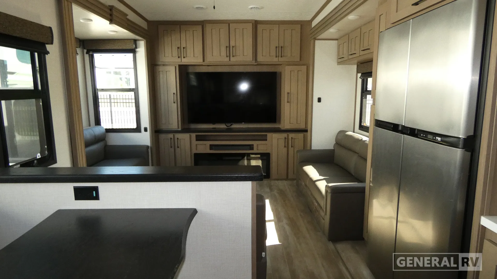 2024 KZ Durango Gold 360REQ - Photo 3