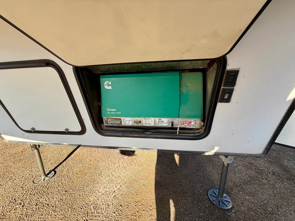 2022 Keystone Raptor 423, Photos photo 28