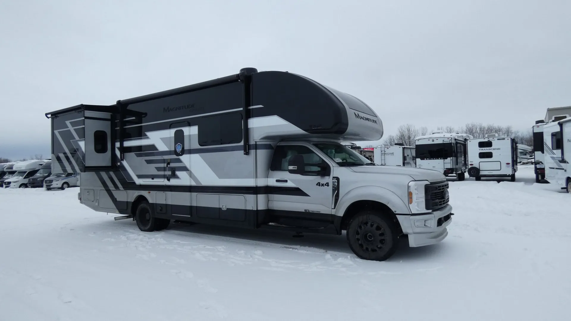 2026 Thor Motor Coach Magnitude Grand X32 - Photo 2