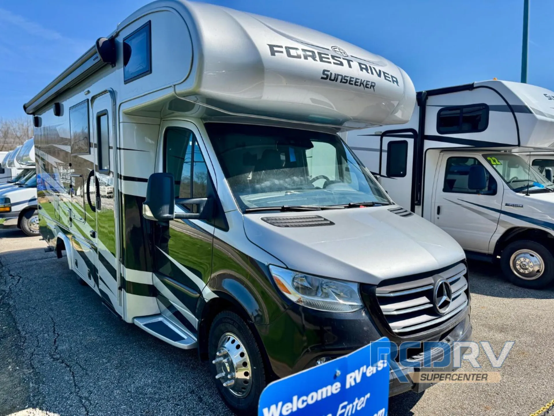 2025 Forest River Sunseeker Classic 2440DS dealer photo 1 from RCD RV Supercenter