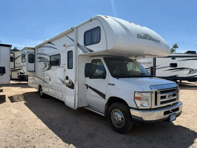2015 Forest River Sunseeker 3010DS - Photo 2