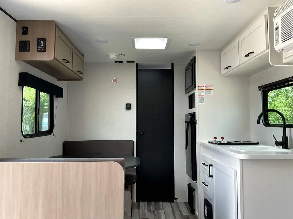 2026 Jayco Jay Flight 170 FQ SLX - Photo 4
