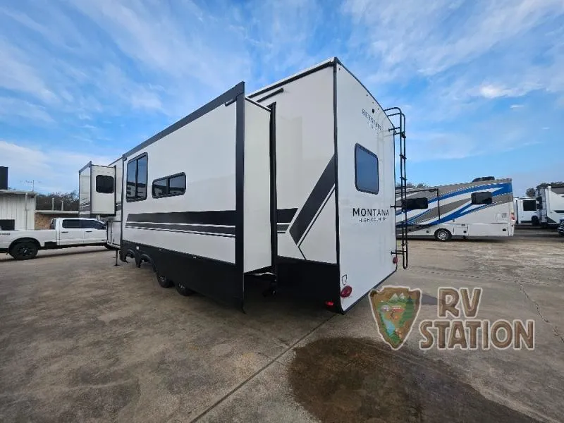 2026 Keystone Montana High Country 325RK - Photo 4