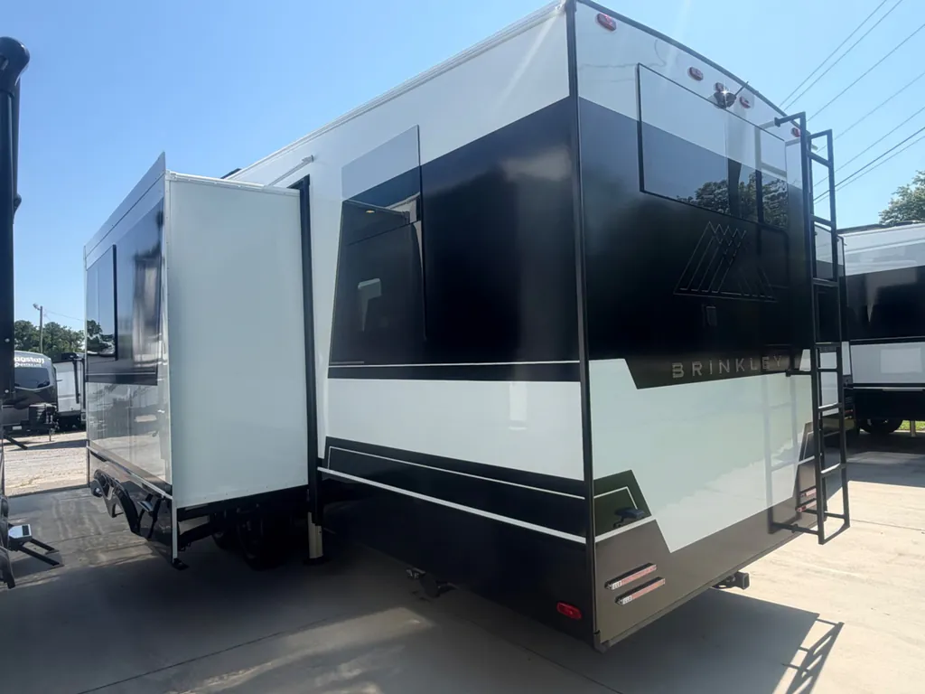 2026 Brinkley Model Z 2810, Photos photo 5