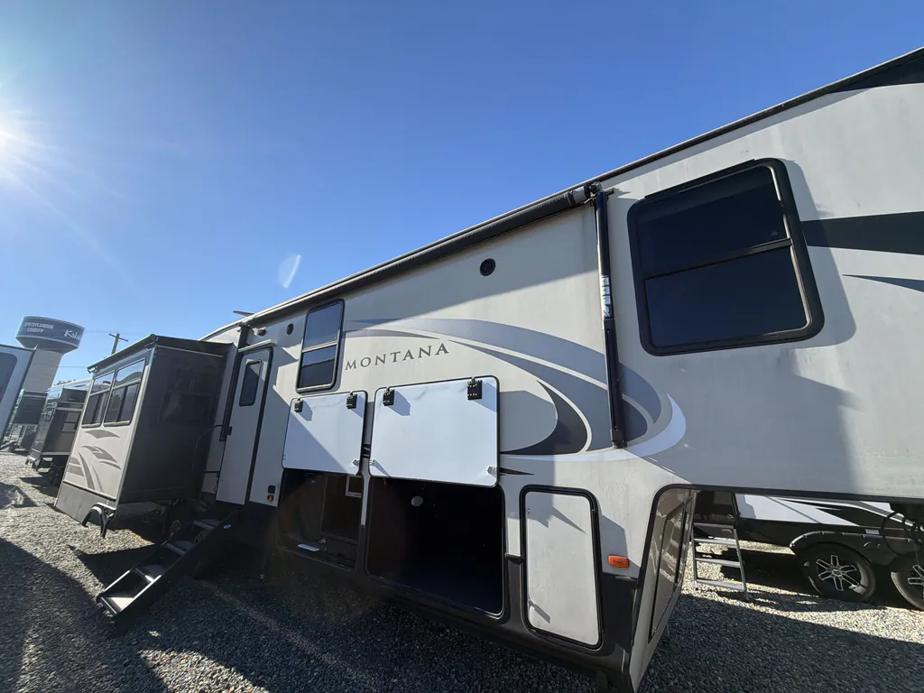 2019 Keystone Montana High Country 385BR, Photos photo 32