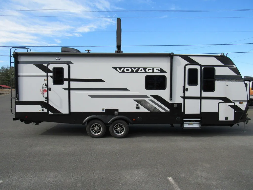 2024 Winnebago Voyage 2831RB - Photo 2