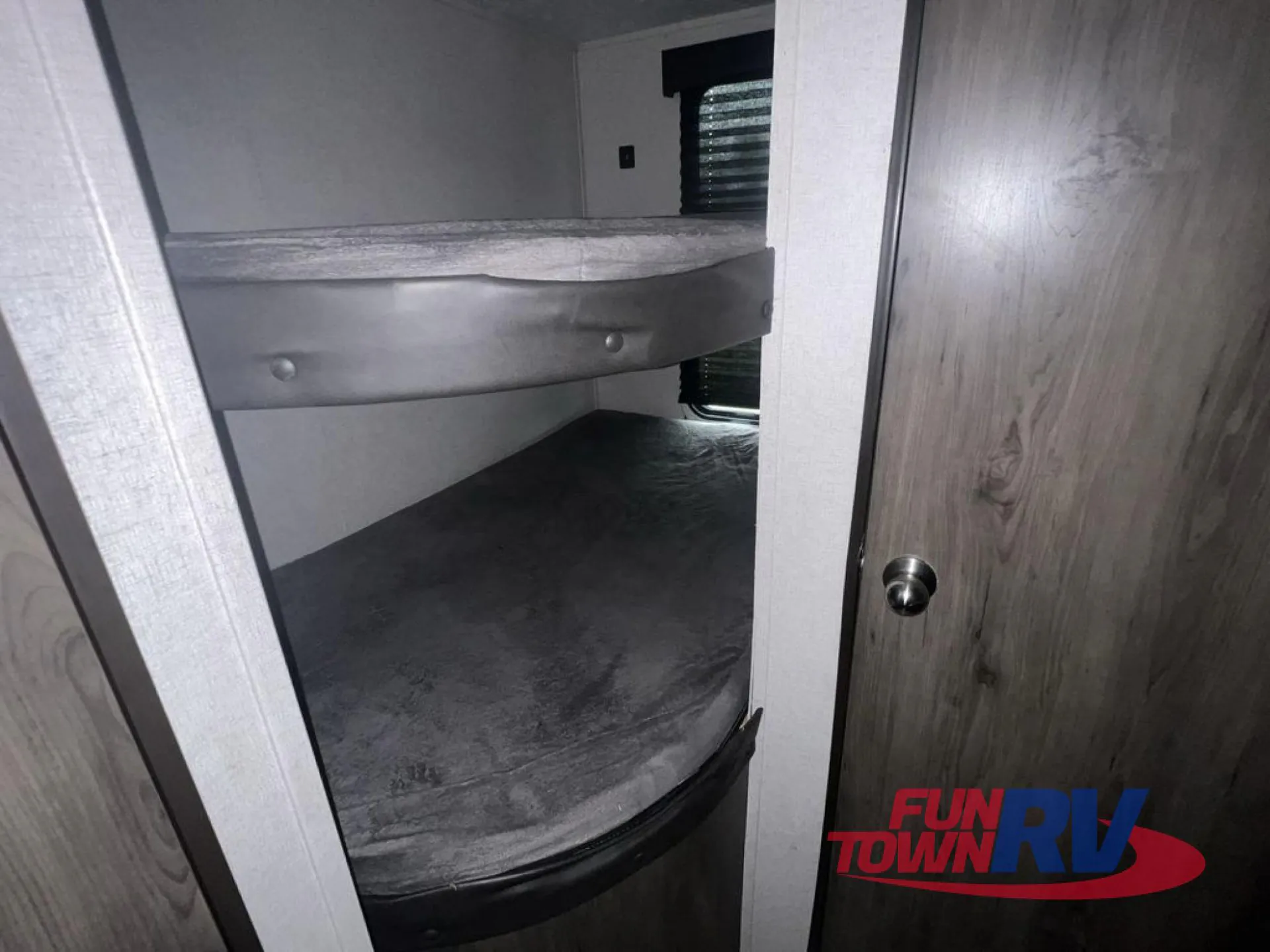 2021 Coachmen Clipper 182DBU - Photo 4