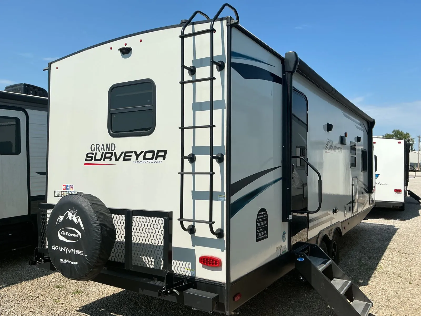2023 Forest River Grand Surveyor 267RBSS - Photo 3