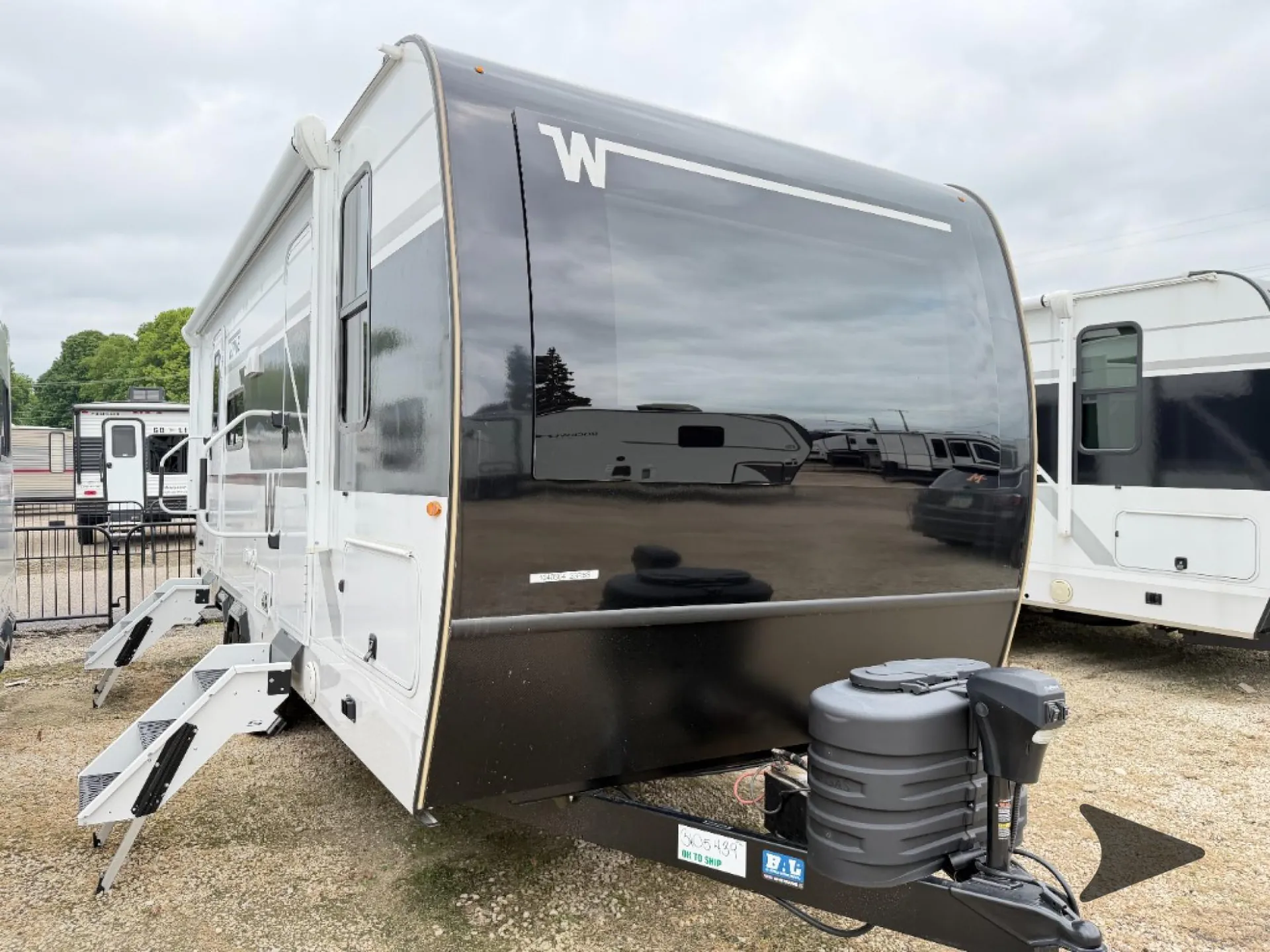 2026 Winnebago Thrive 22RBS - Photo 2