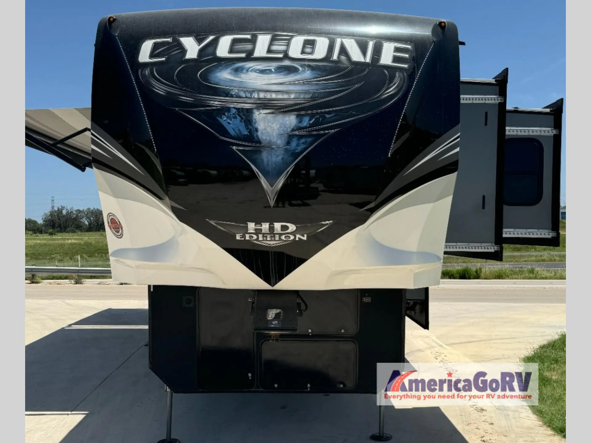 2021 Heartland Cyclone CY 4007