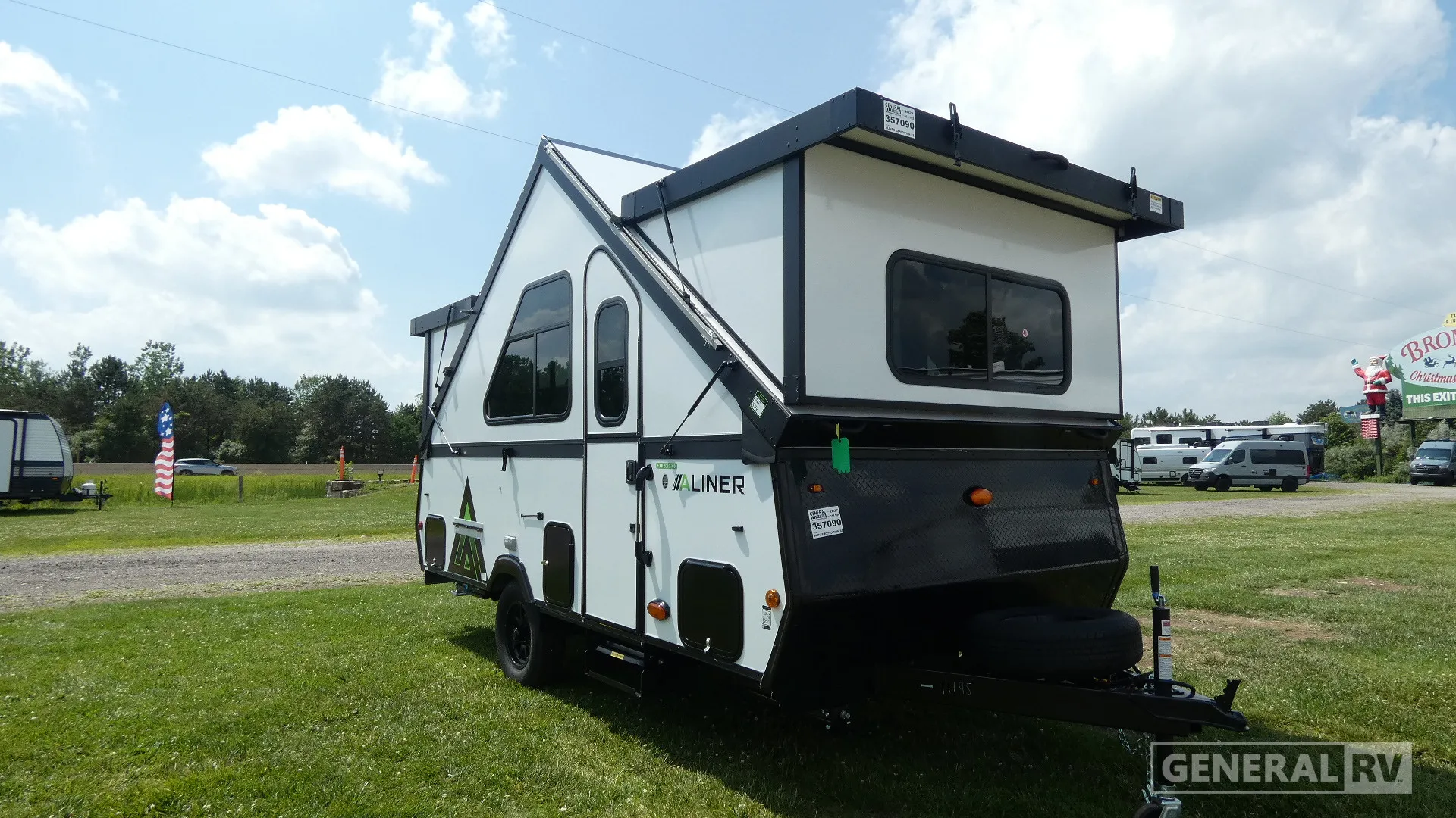 2027 Aliner Expedition Rear Sofa - Photo 2