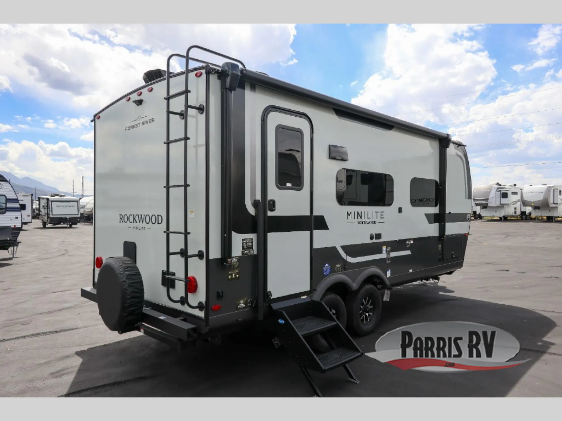 2027 Forest River Rockwood Mini Lite 2109S - Photo 3
