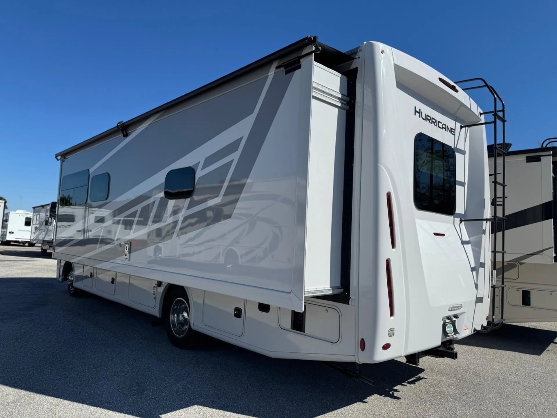2026 Thor Motor Coach Hurricane 29L - Photo 4