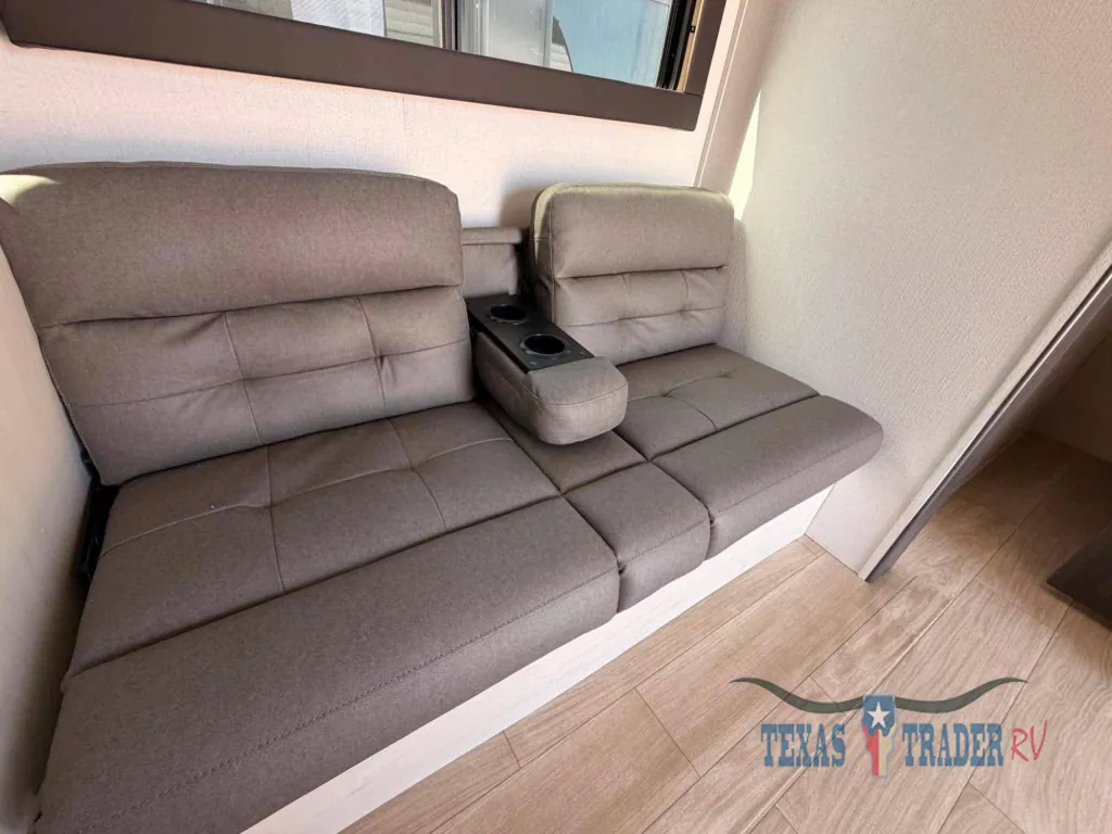 2027 Shasta i-5 Edition 532BEDS, Photos photo 6