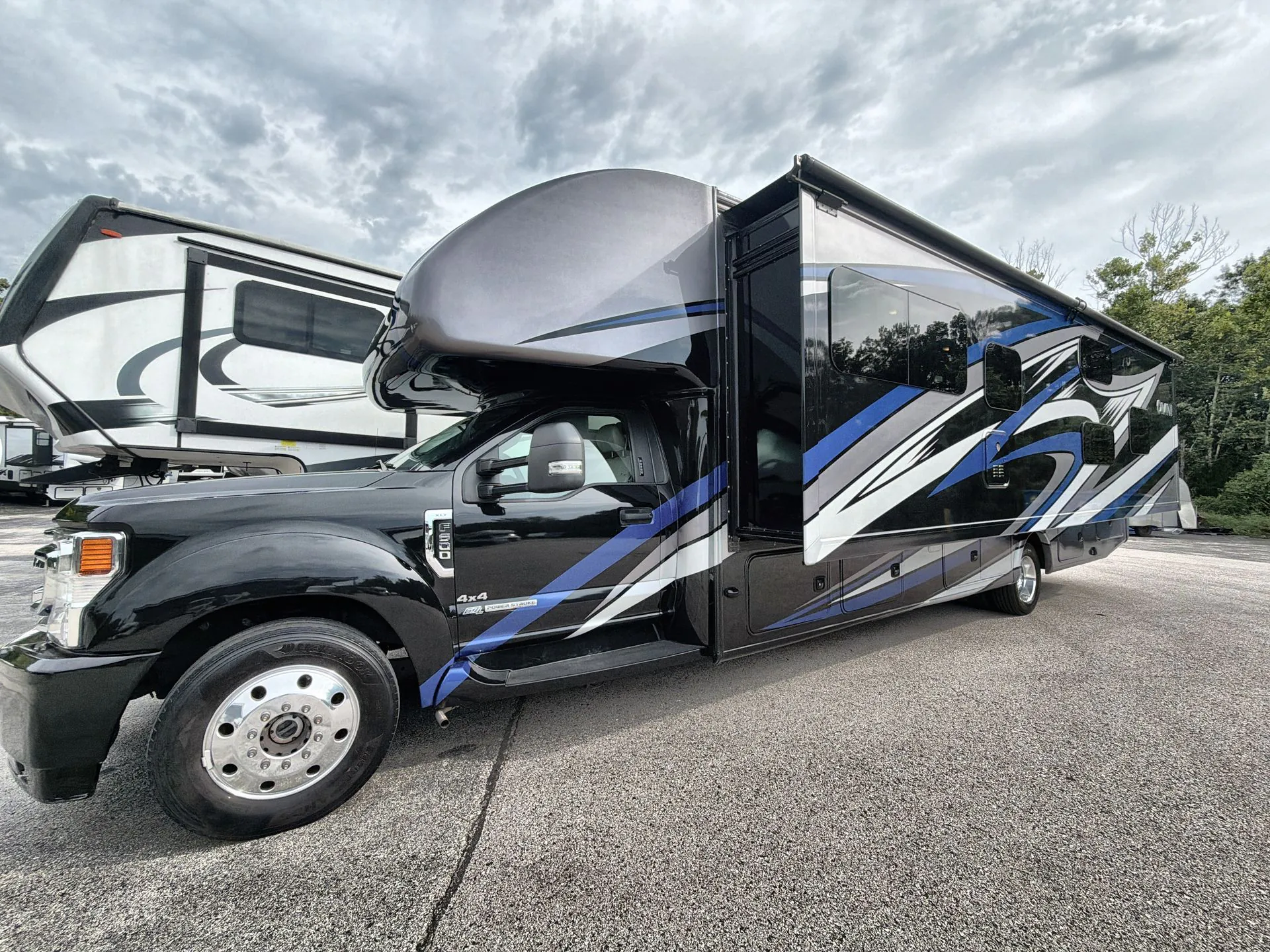 2023 Thor Motor Coach Omni RS36 - Photo 2