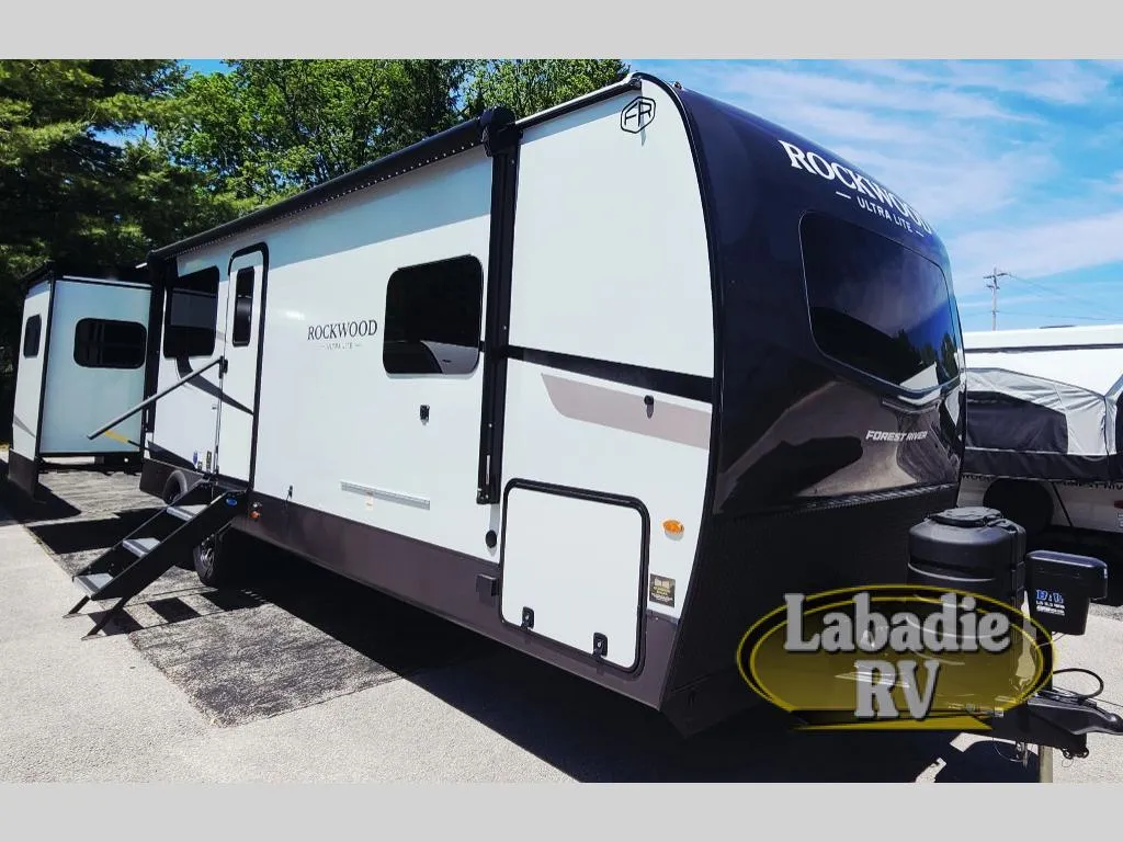 2026 Forest River Rockwood Ultra Lite 2908SRL - Photo 2