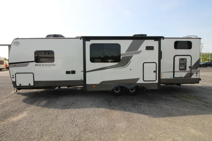 2026 Forest River Rockwood Ultra Lite 2918BH - Photo 3
