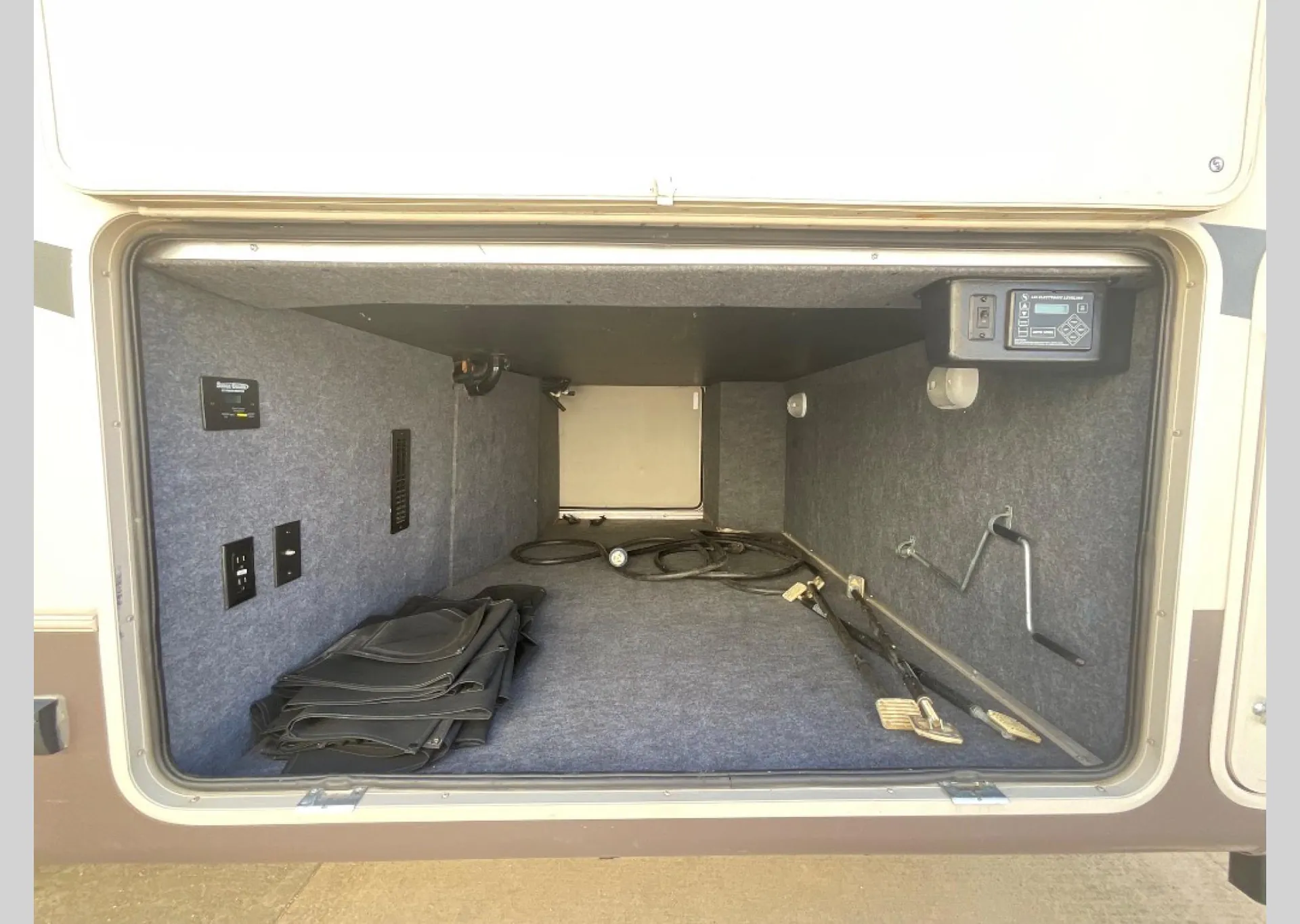 2014 Heartland Big Country Gold Edition 3690SL - Photo 3