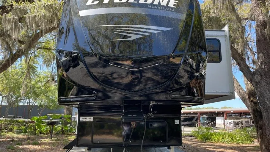 2026 Heartland Cyclone 3913 - Photo 2