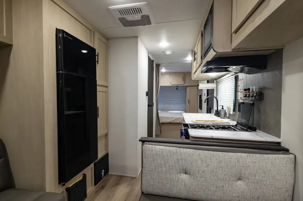 2025 Shasta RVs i-5 Edition 521CK, Photos photo 15