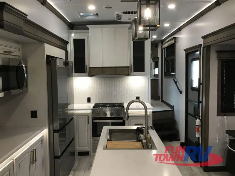 2026 Keystone Montana 3231CK - Photo 3