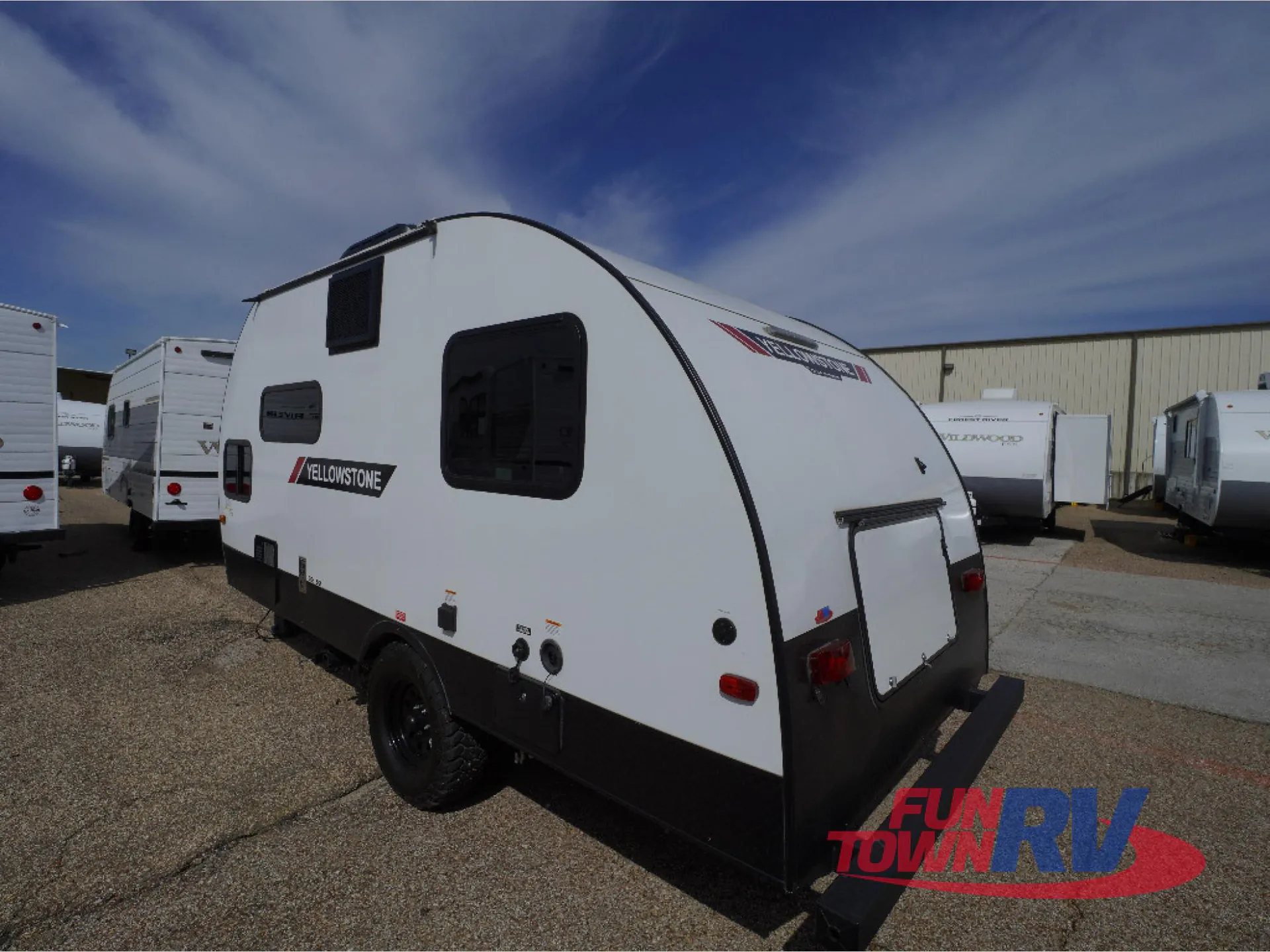 2025 Gulf Stream Yellowstone Trail Edition 140BH - Photo 4