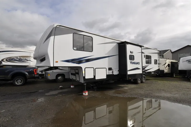2019 Forest River Vengeance 348A13 - Photo 3