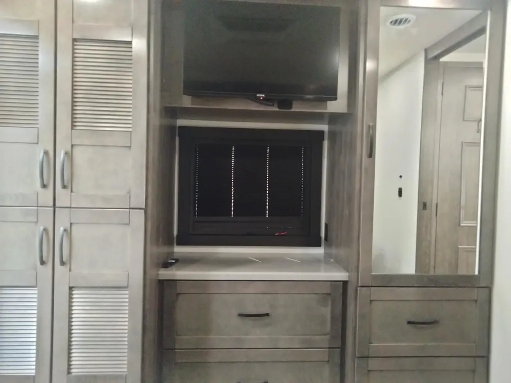 2026 Entegra Coach Accolade 37K, Photos photo 33