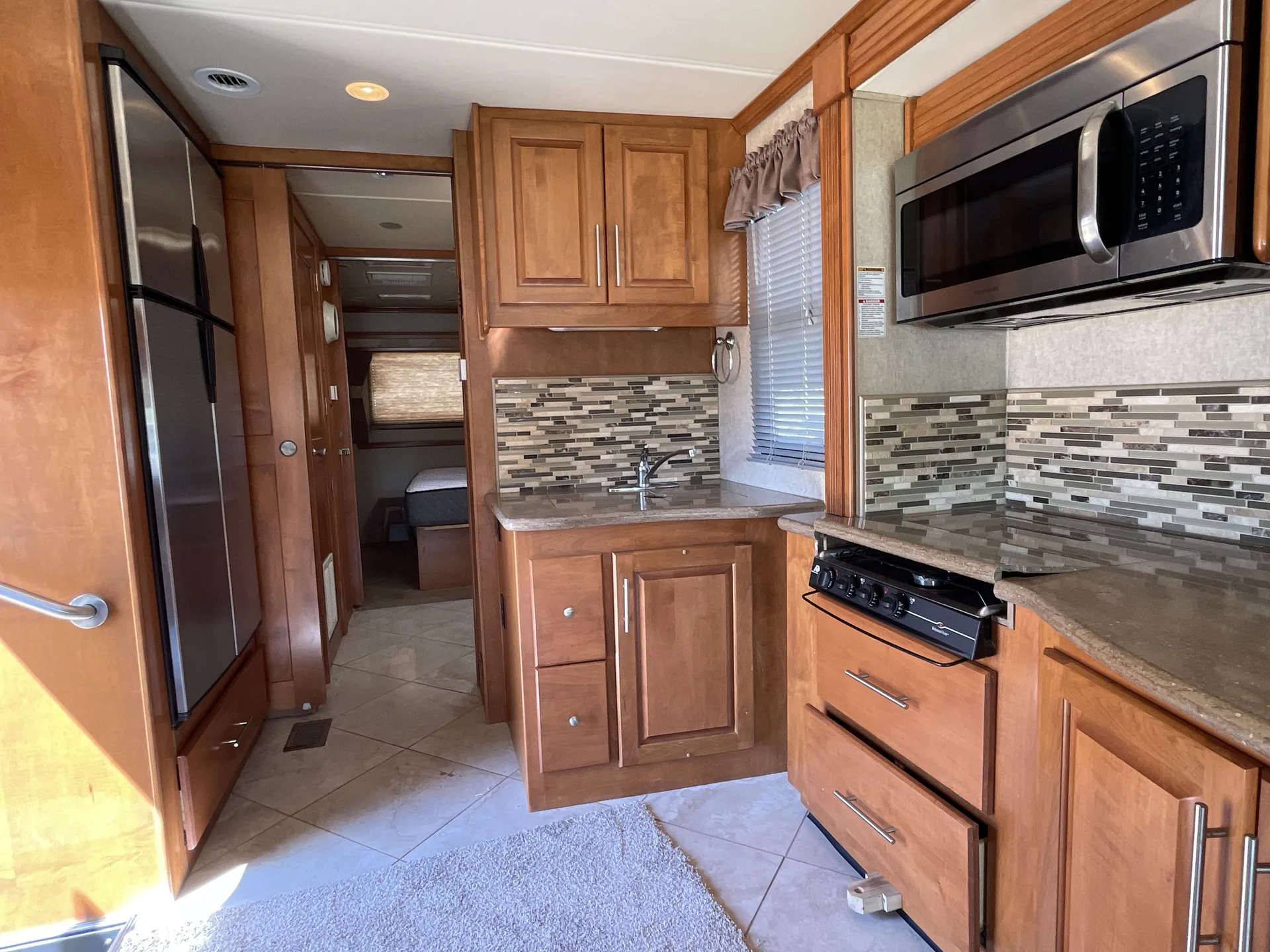 2014 Coachmen Encounter 36KS dealer photo 10 from Camping World