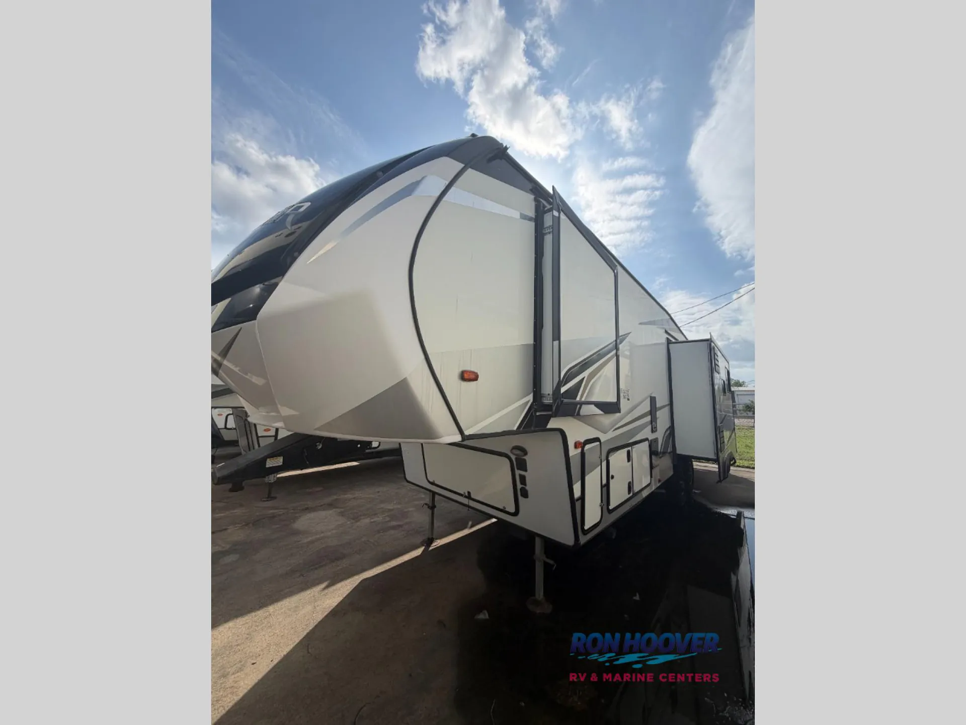 2022 Prime Time Crusader 335RLP - Photo 4
