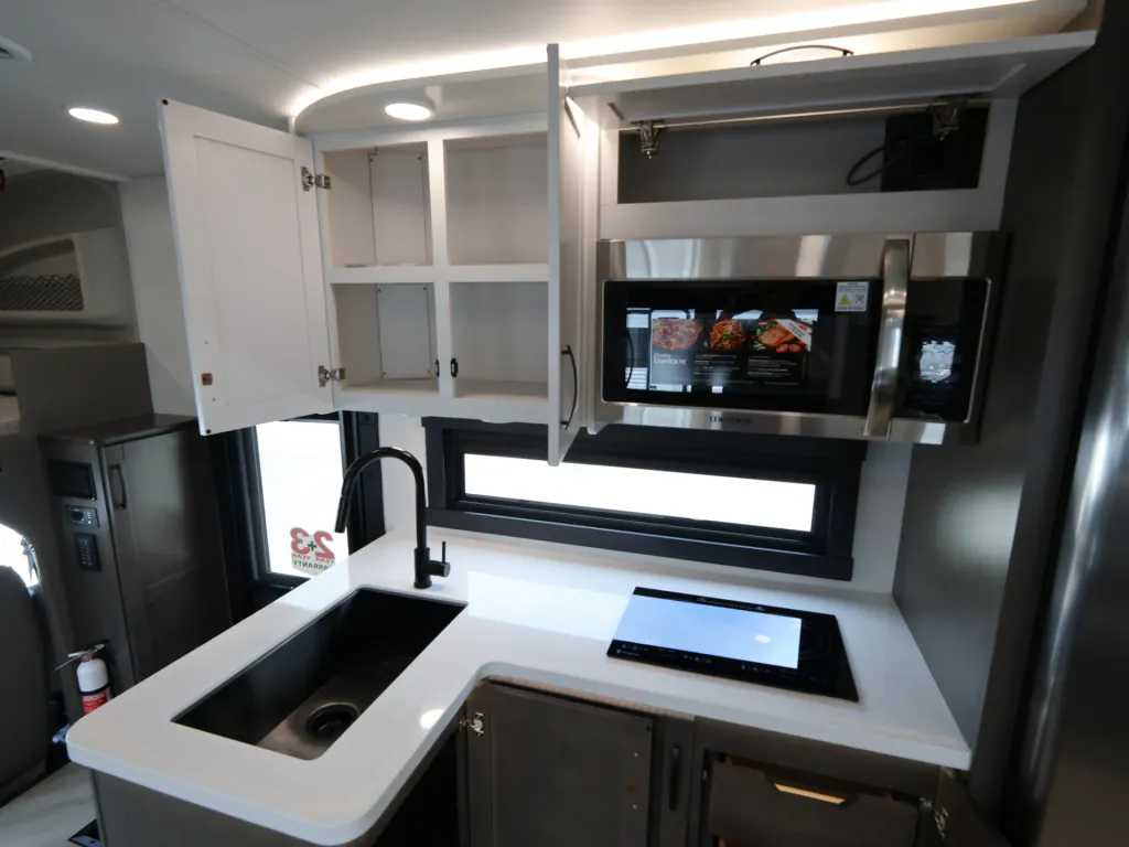 2027 Entegra Coach Accolade 37K, Photos photo 10