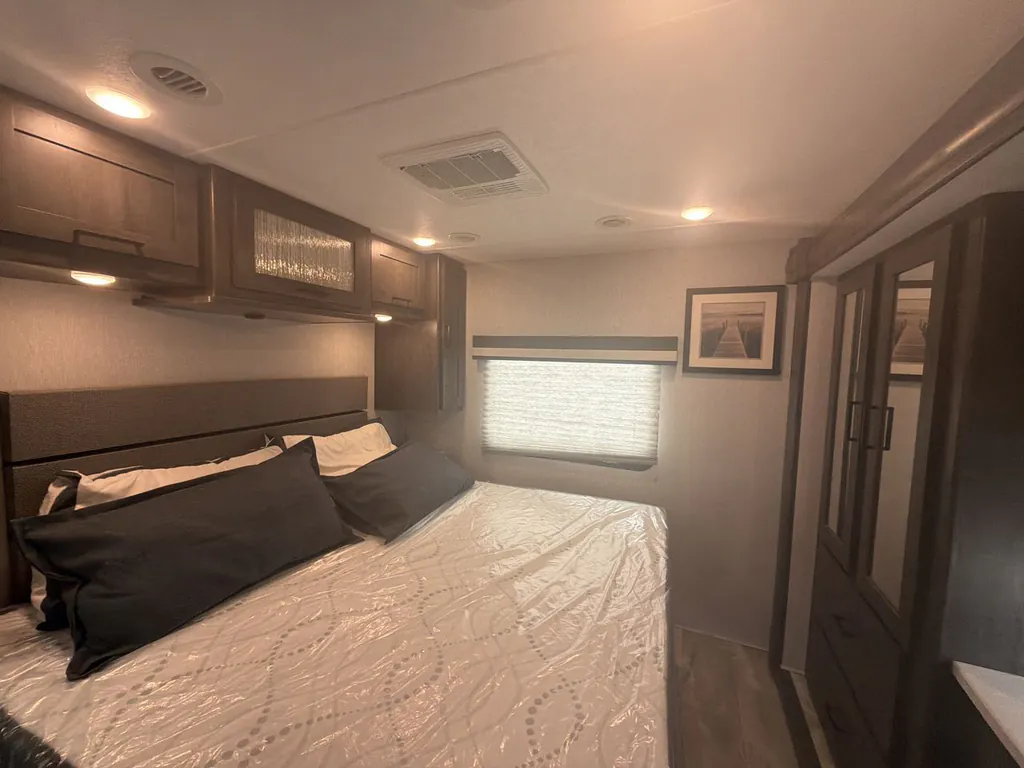 2024 Coachmen Pursuit 31BH, Photos photo 8